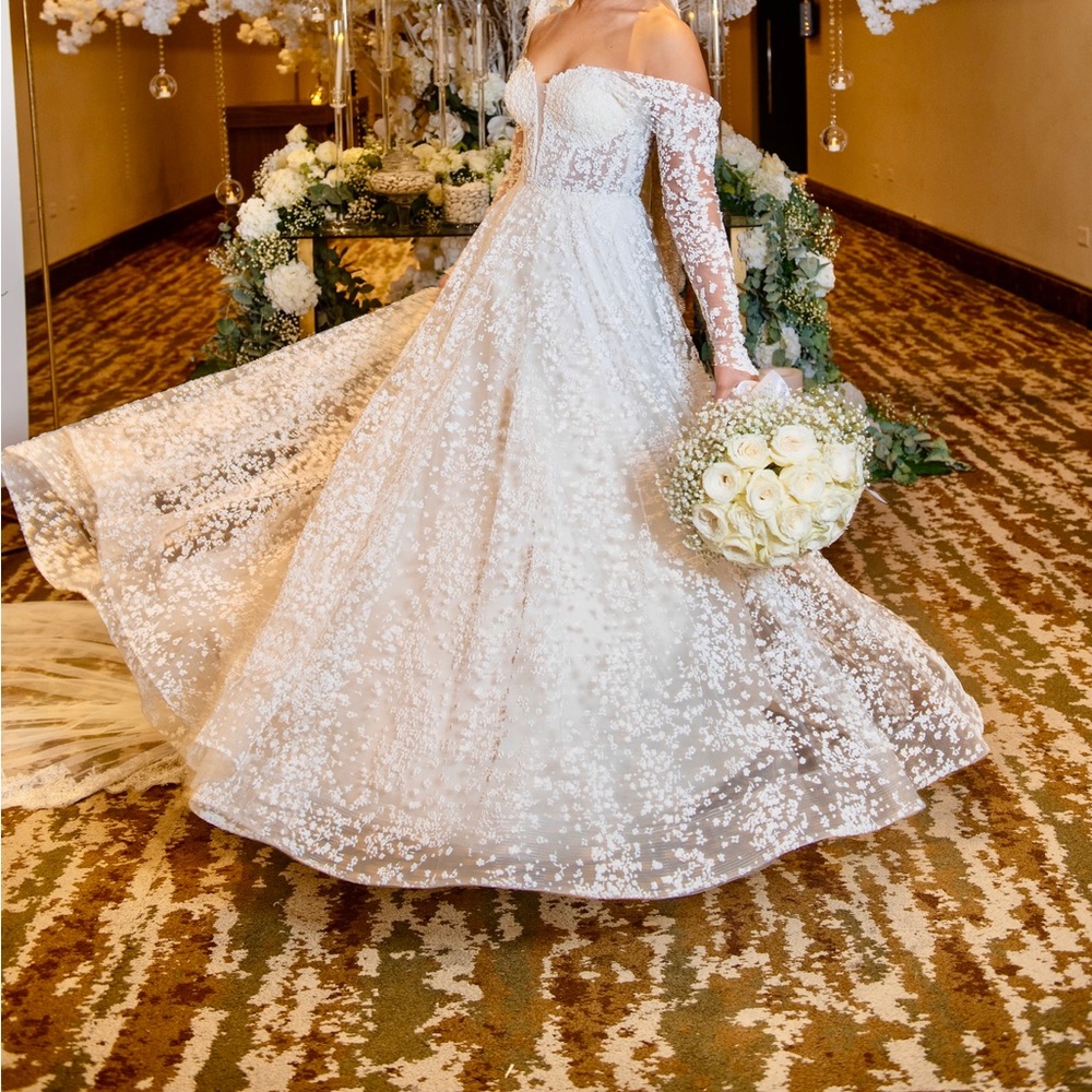 Mona Rosa wedding dress (Lebanese brand) size 4-6 used 1 great condition